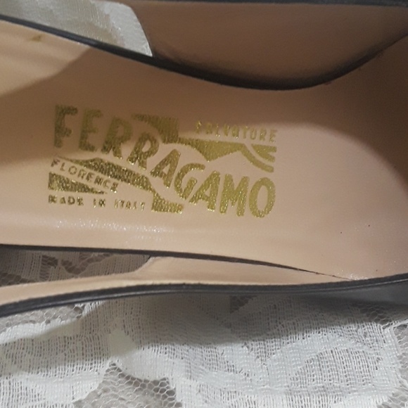 Ferraagamo Leather  shoes pre-owned condition - Picture 7 of 7